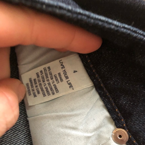 Distressed Bermuda Jean Shorts - Picture 4 of 4